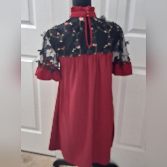 Maroon Dress With A Ruffled Neck Line & Bow Tie Size 8 - Picture 5 of 8